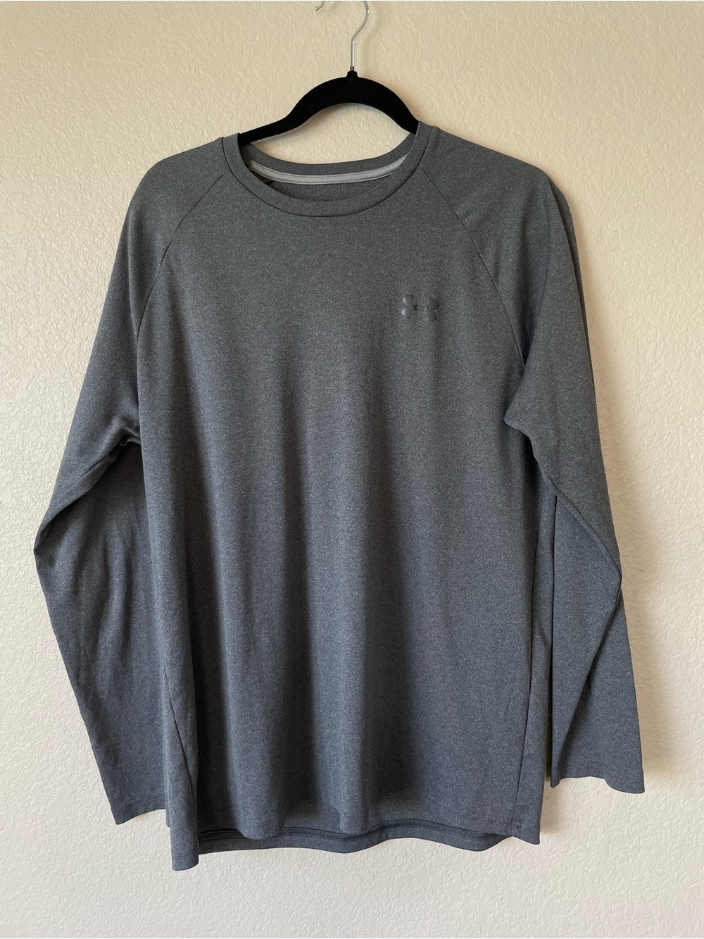 Under Armour Men’s Loose Fit Long Sleeve Shirt Large Gray Performance Top